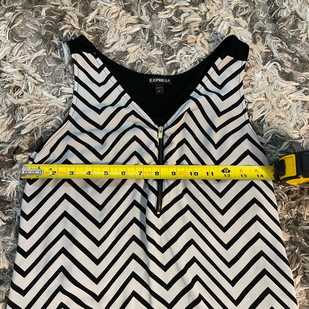 Office Siren Chevron Blouse Express Quiet Luxury Work Top S - Picture 7 of 9